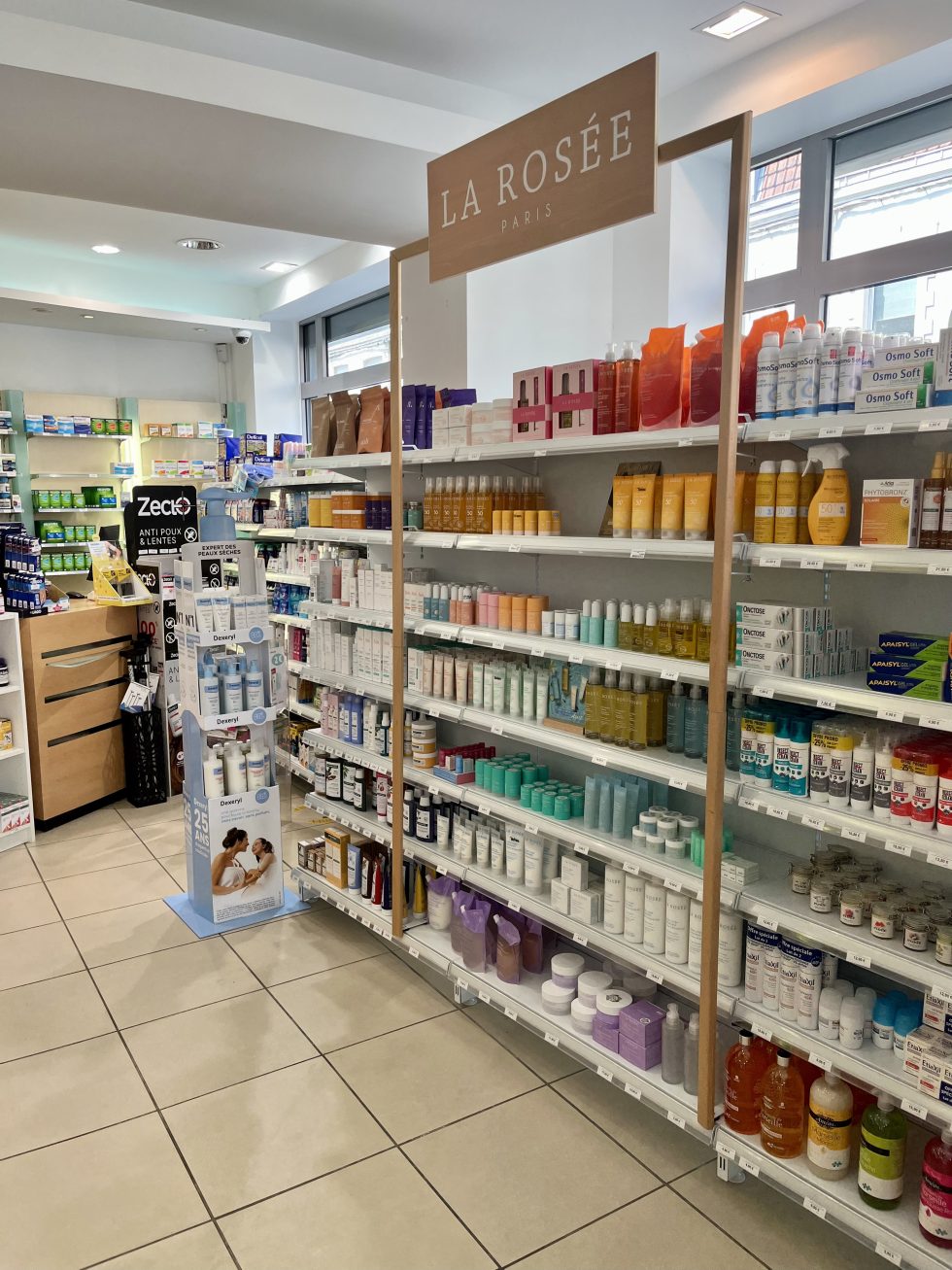 Intérieur de la Pharmacie Naturalya à Lille Fives
